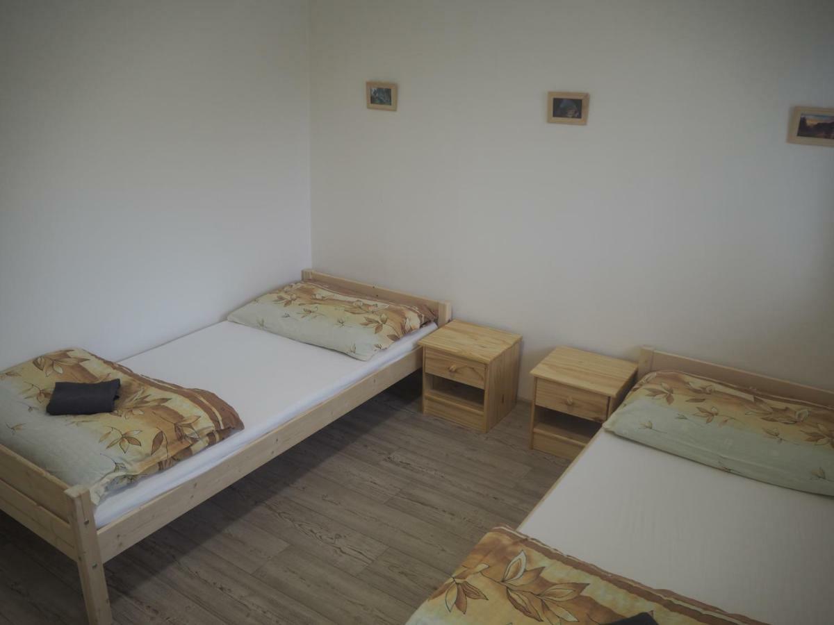 Economy Apartments Ceske Svycarsko 赫任斯科 外观 照片